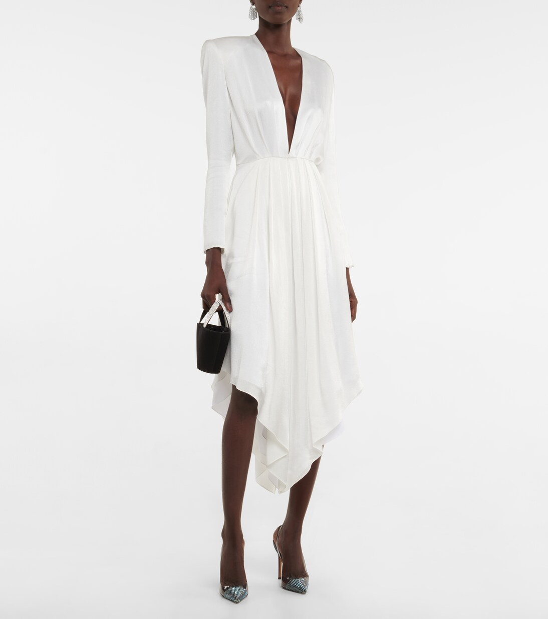 Verzierte Bucket Bag Rih aus Satin | Amina Muaddi