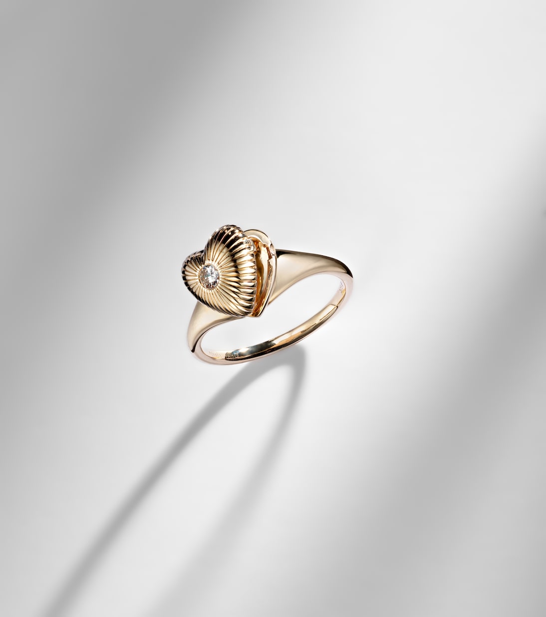 9kt gold ring with diamond | Persée