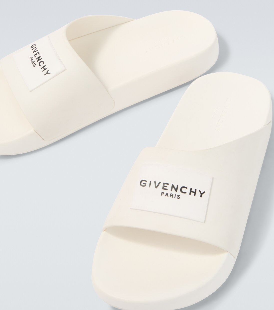 Label slides | Givenchy