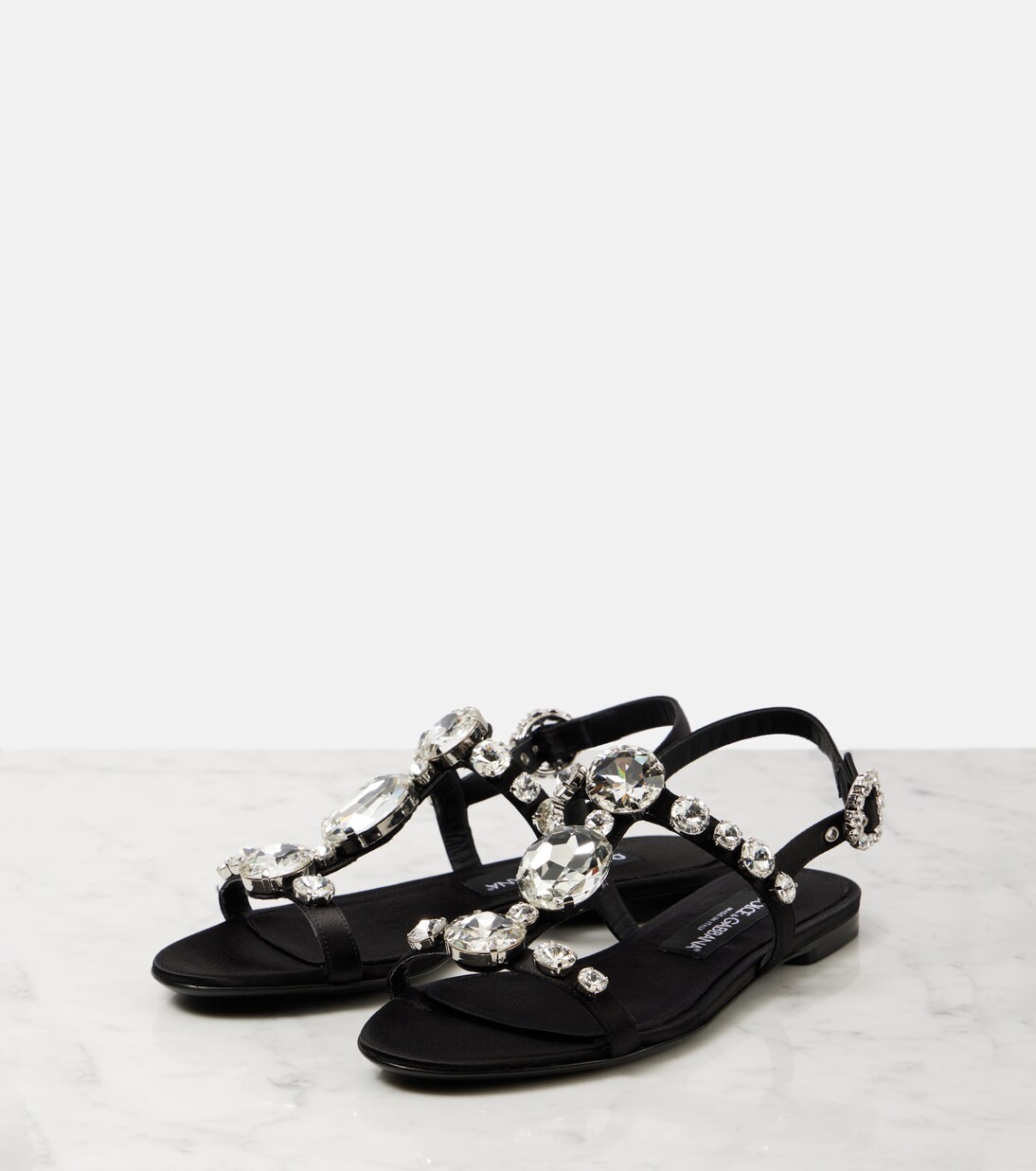 Sandalen Bianca aus Satin mit Kristallen | Dolce&Gabbana