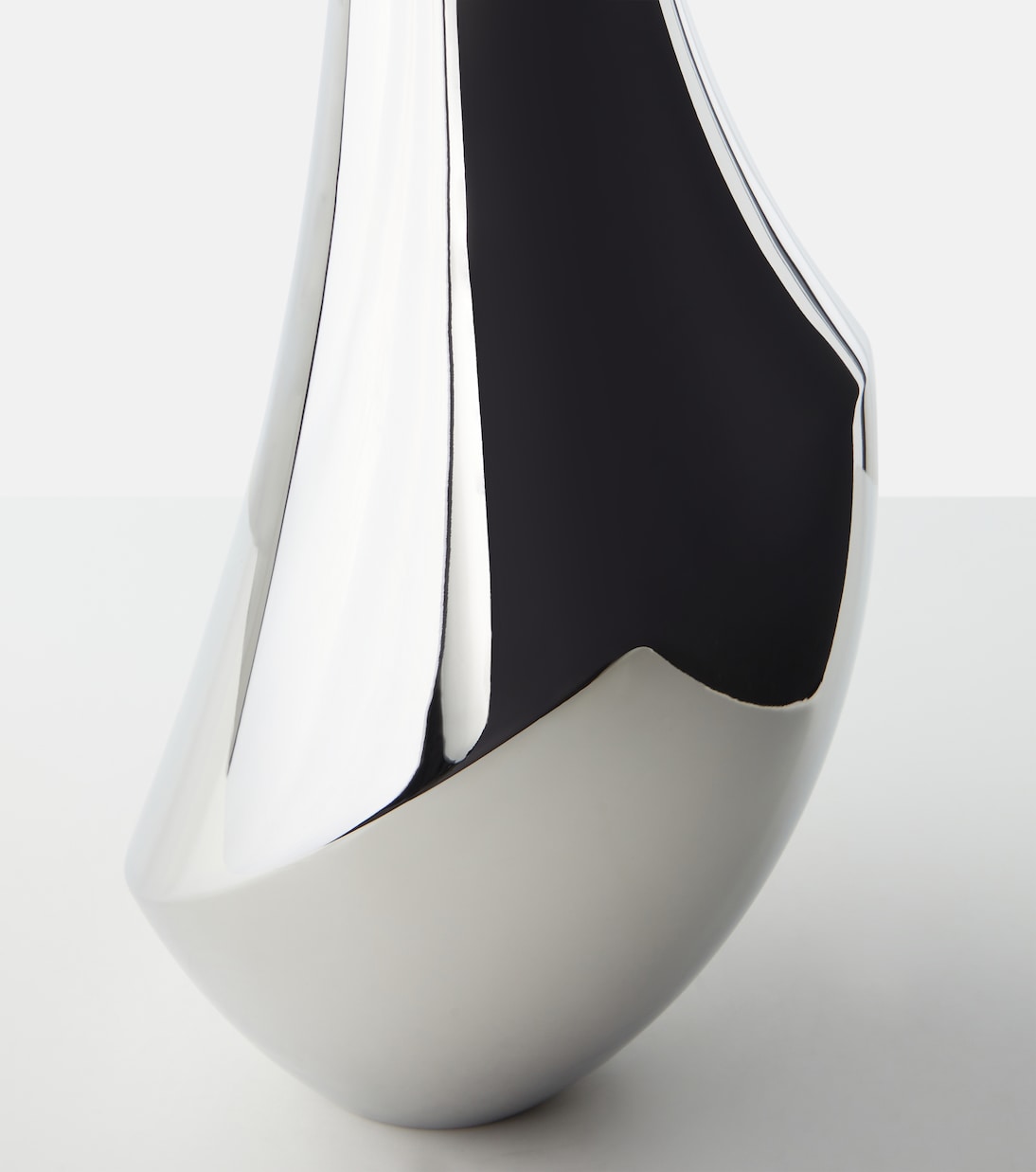 Flora Large stainless steel vase by Todd Bracher | Georg Jensen