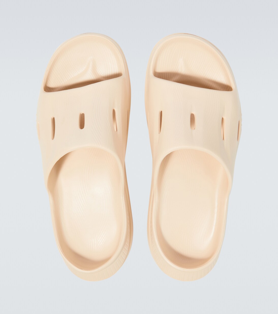 Ora Recovery 3 slides | Hoka One One