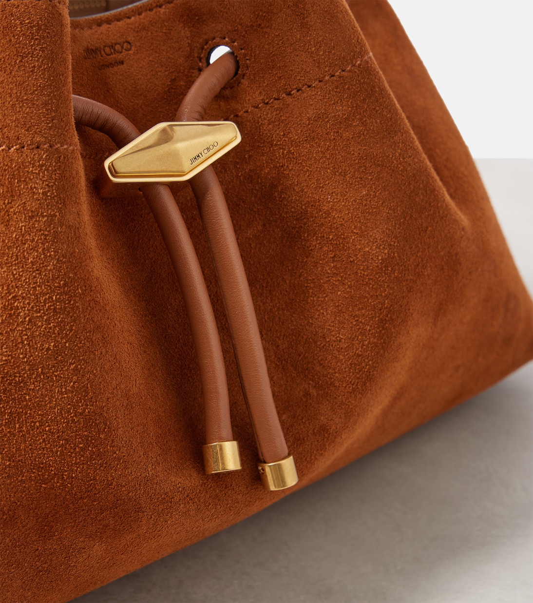 Sac seau Cinch M en daim | Jimmy Choo