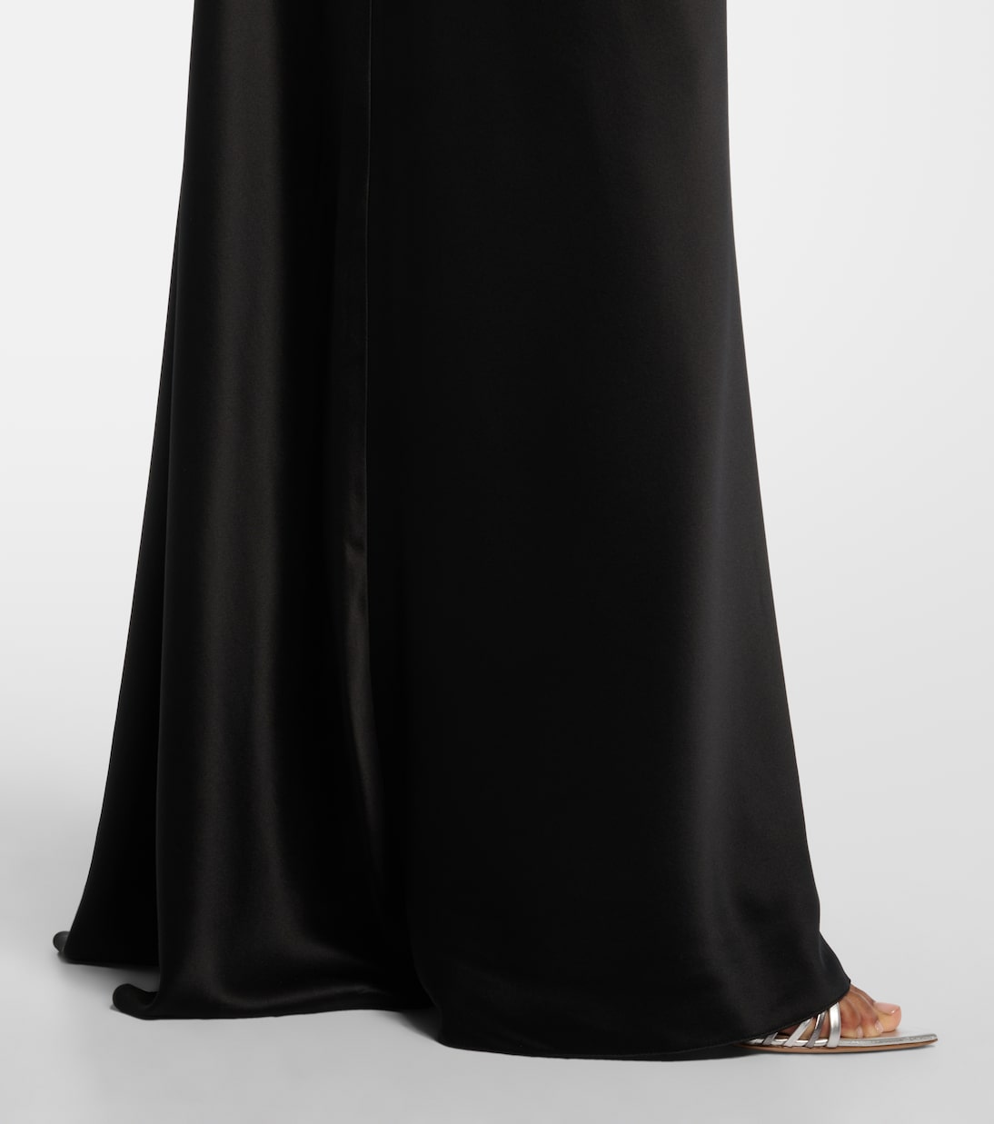 Robe Bardot aus Seidencharmeuse | The Sei