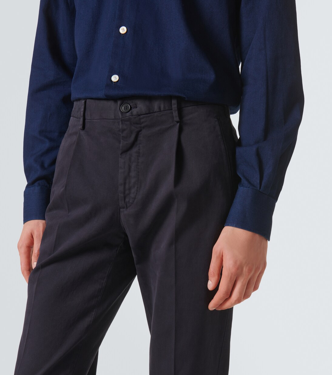Pleated cotton tapered pants | Slowear