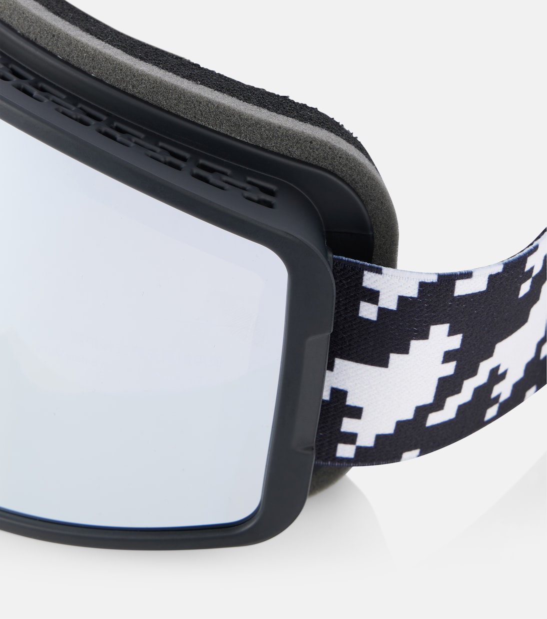 Ski goggles | Perfect Moment