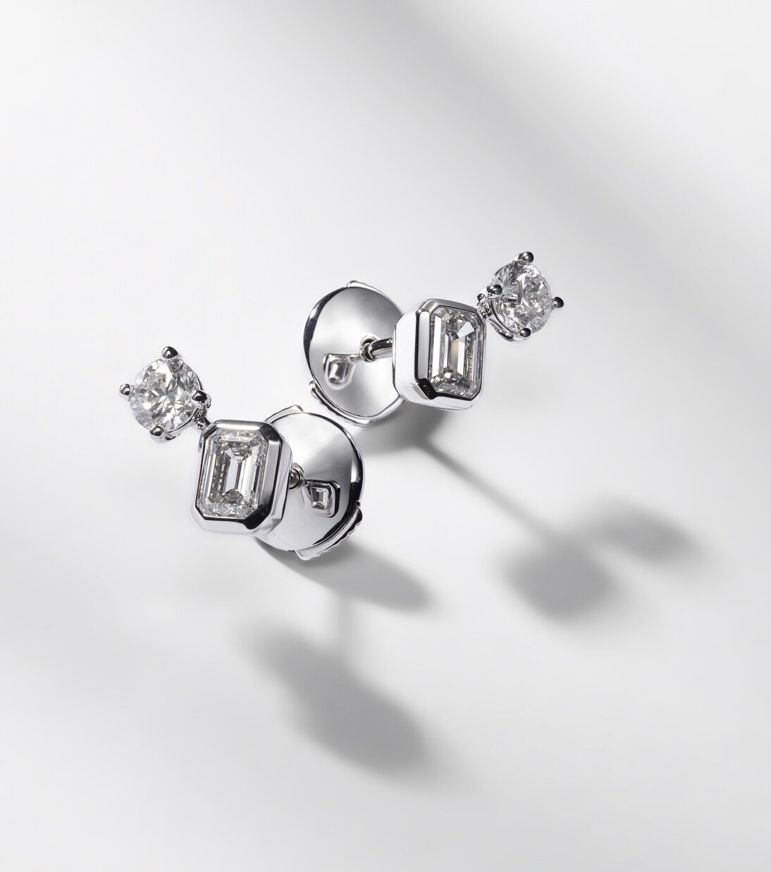 Inner Fire 18kt white gold earrings with diamonds | Bucherer Fine Jewellery