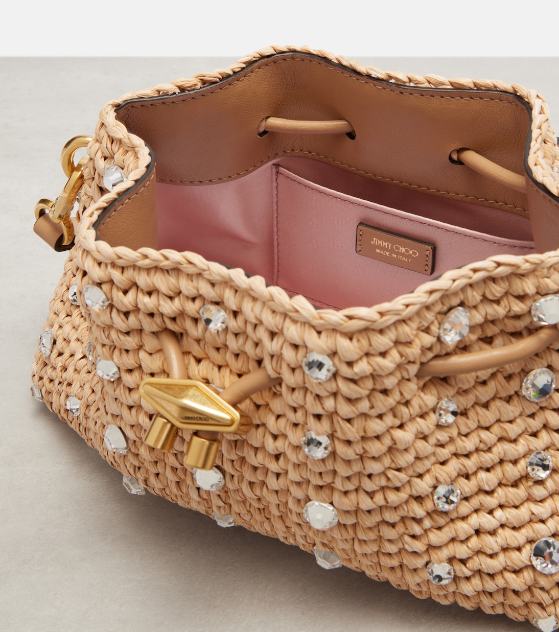 Verzierte Tote Bag Cinch Small aus Raffiabast | Jimmy Choo