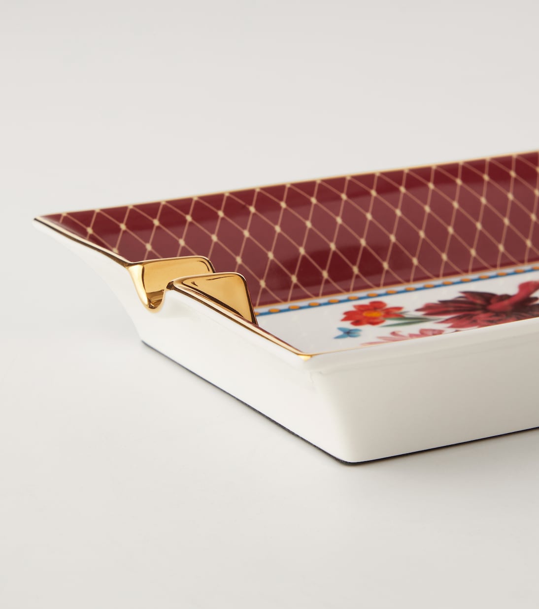 Fantastic Creatures Collection Birdbloom porcelain ashtray by Beto Val | La DoubleJ