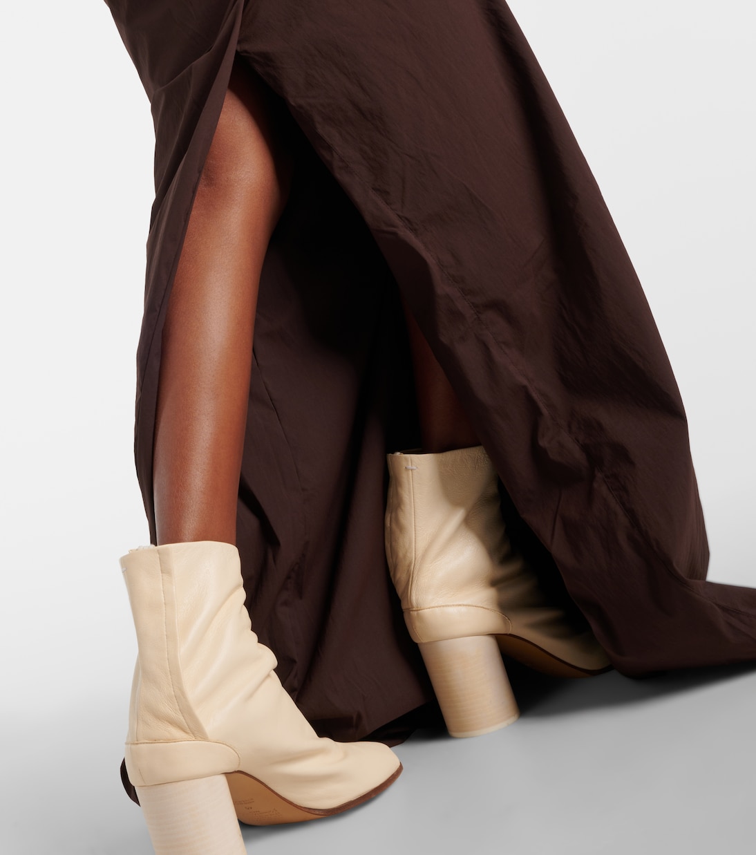 Maxirock | Entire Studios