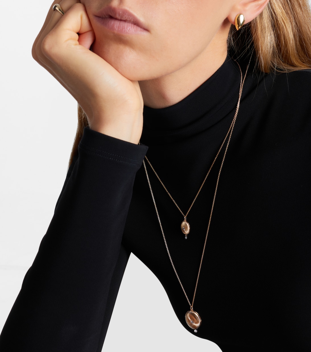 9kt gold locket necklace with diamonds | Persée