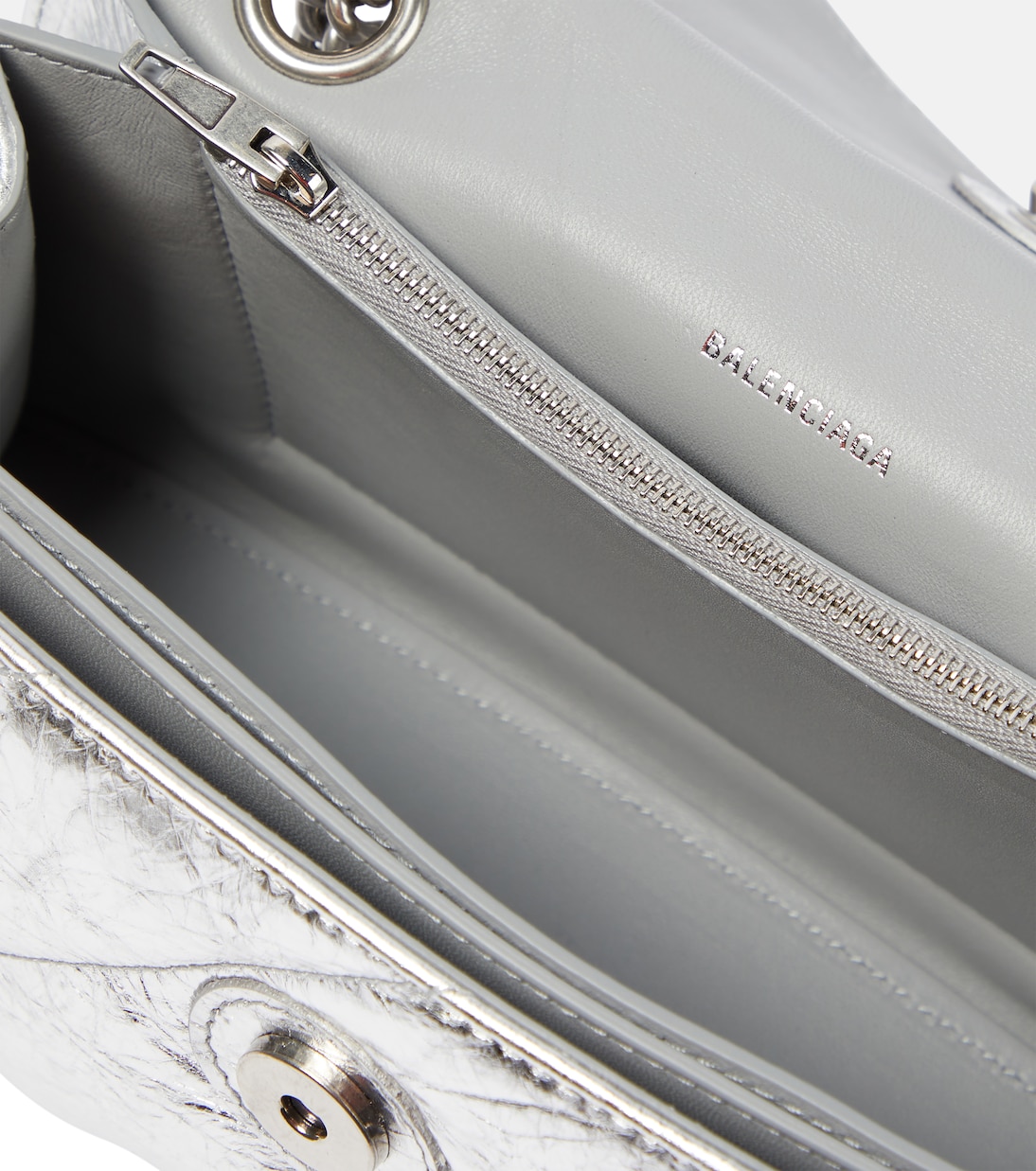 Schultertasche Crush Small aus Metallic-Leder | Balenciaga