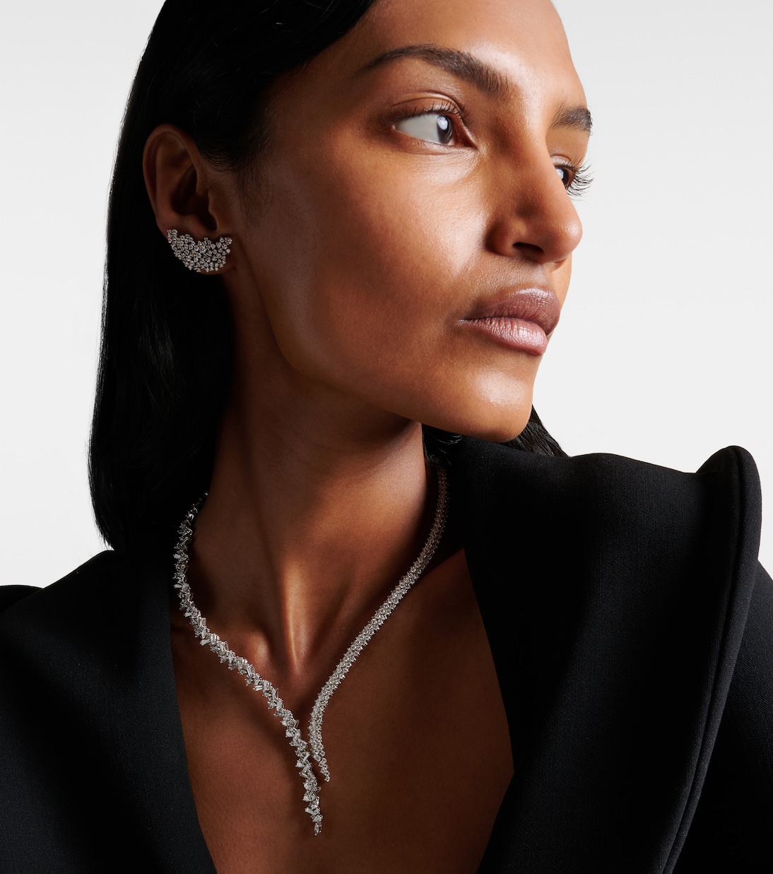 18kt white gold necklace with diamonds | Yeprem