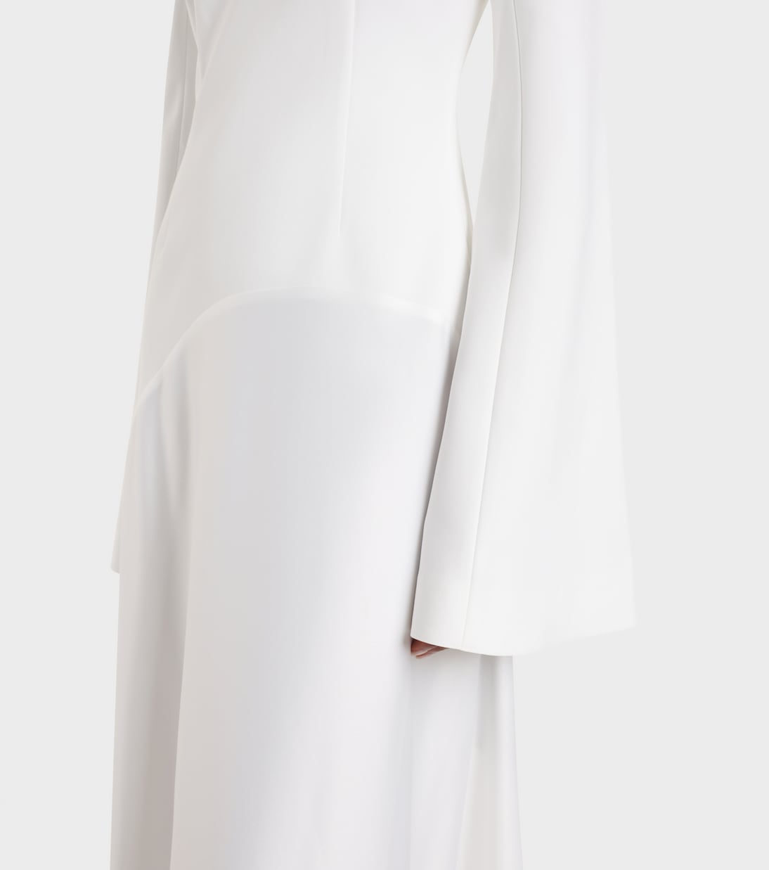 Robe Storm aus Satin | Solace London