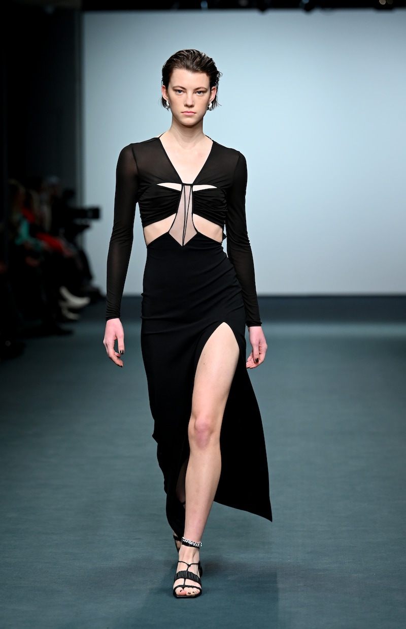 Maxikleid aus Jersey mit Cut-outs | Nensi Dojaka