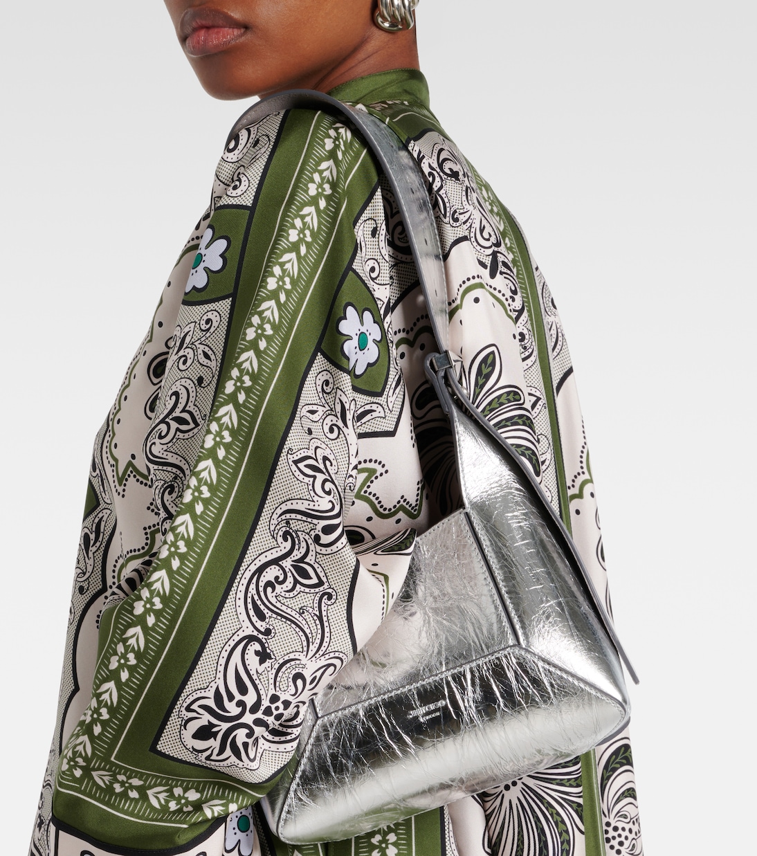 Schultertasche Diamond Small aus Metallic-Leder | Jimmy Choo