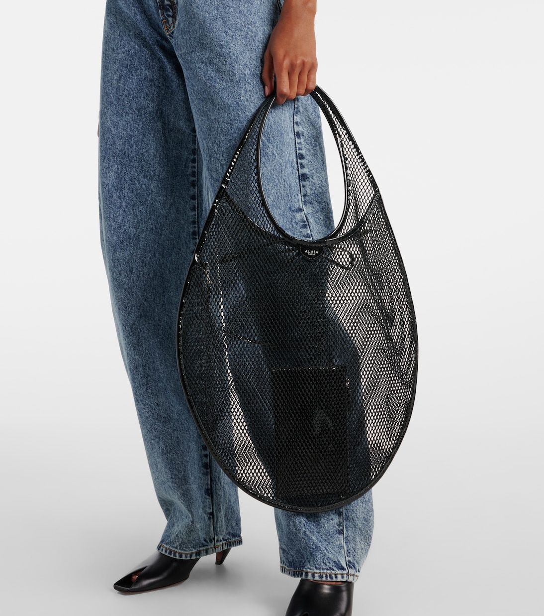 Schultertasche One Piece XL aus Mesh | Alaïa