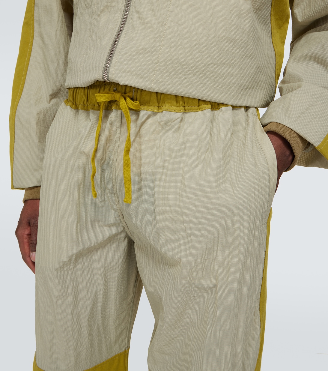 Is sweatpants | Ranra