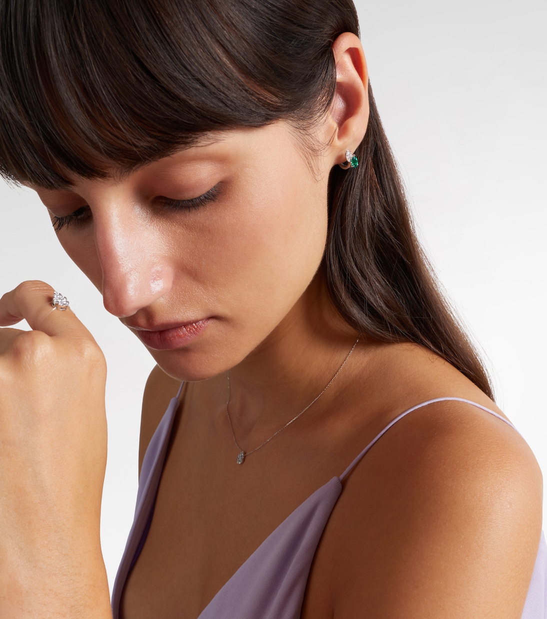 Serti sur Vide 18kt white gold single earring with diamonds and emerald | Repossi