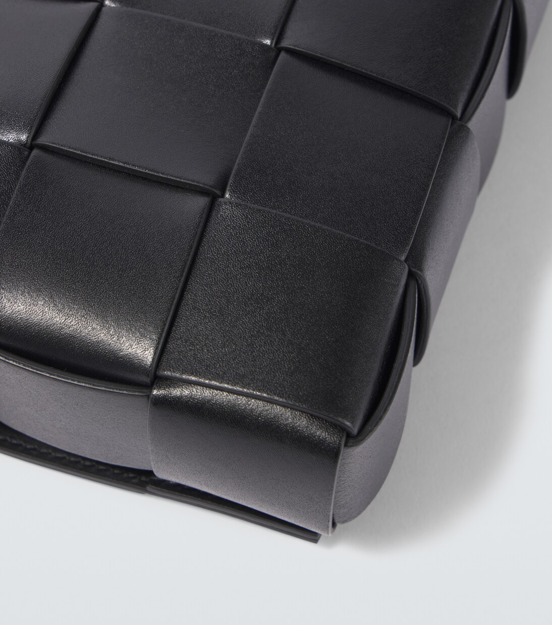 Cassette Intreccio leather crossbody bag | Bottega Veneta