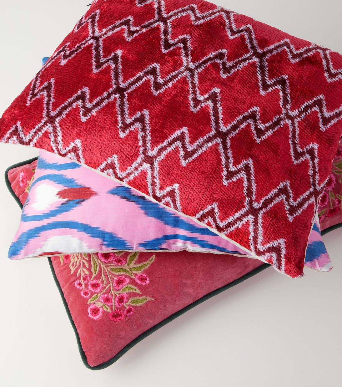 Silk cushion | Les-Ottomans