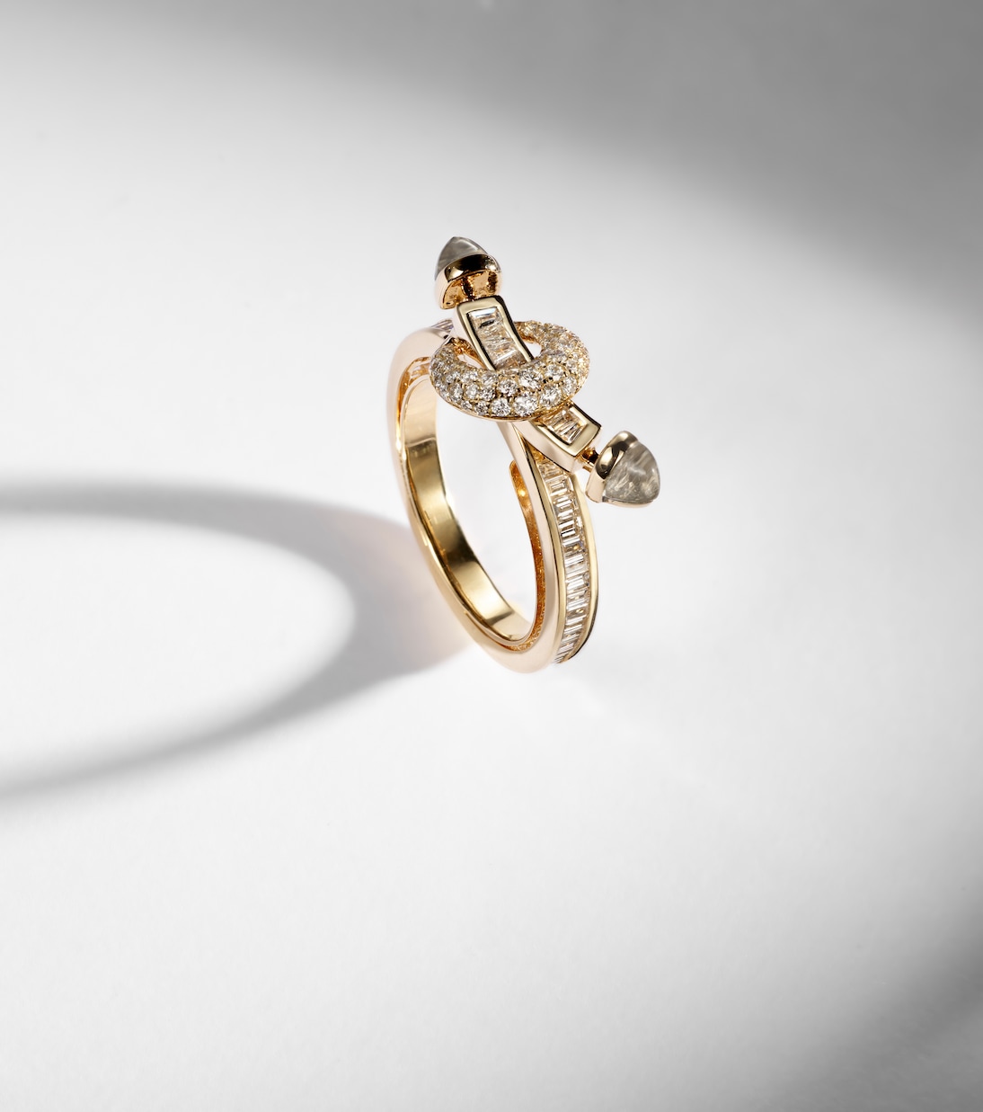 Ring Chakra aus 18kt Gelbgold (750/1000) mit Diamanten und Quarz | Ananya