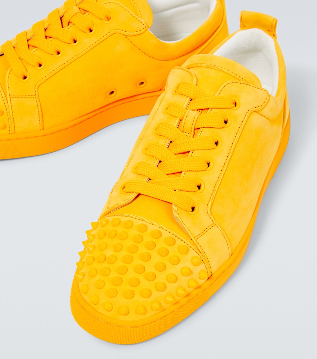 Sneakers Louis Junior Spikes aus Veloursleder | Christian Louboutin