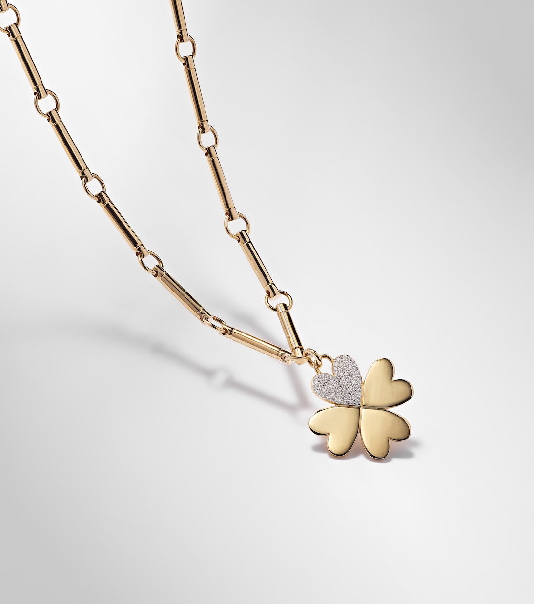 Four Heart Clover 18kt gold (750/1000) necklace with diamonds | FoundRae