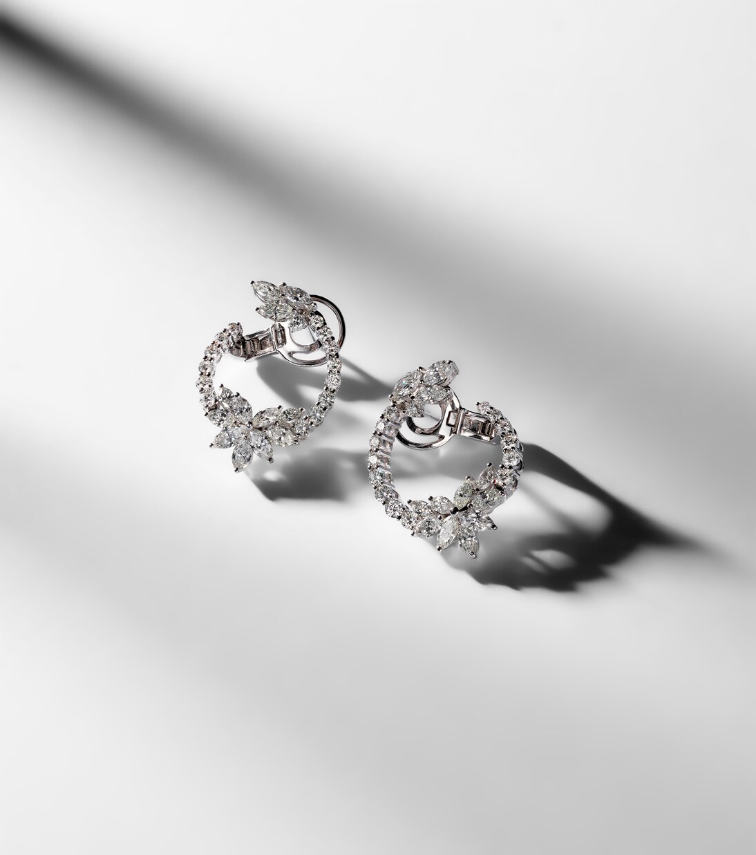 Boucles d'oreilles Y-Not en or blanc 18 ct et diamants | Yeprem