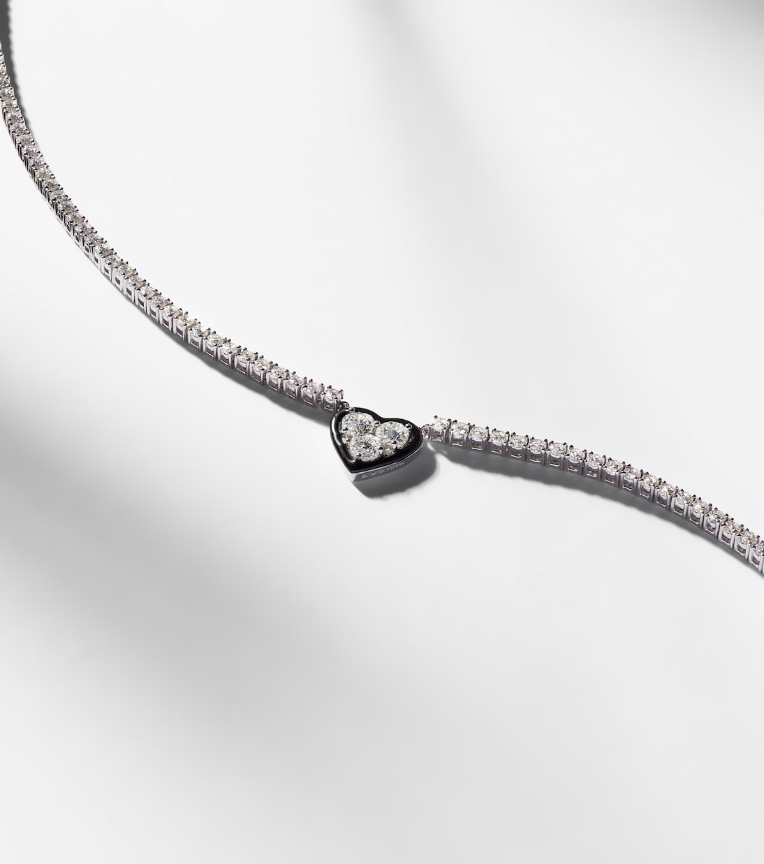 Choker Heart aus 18kt Weißgold mit Emaille und Diamanten | Kamyen