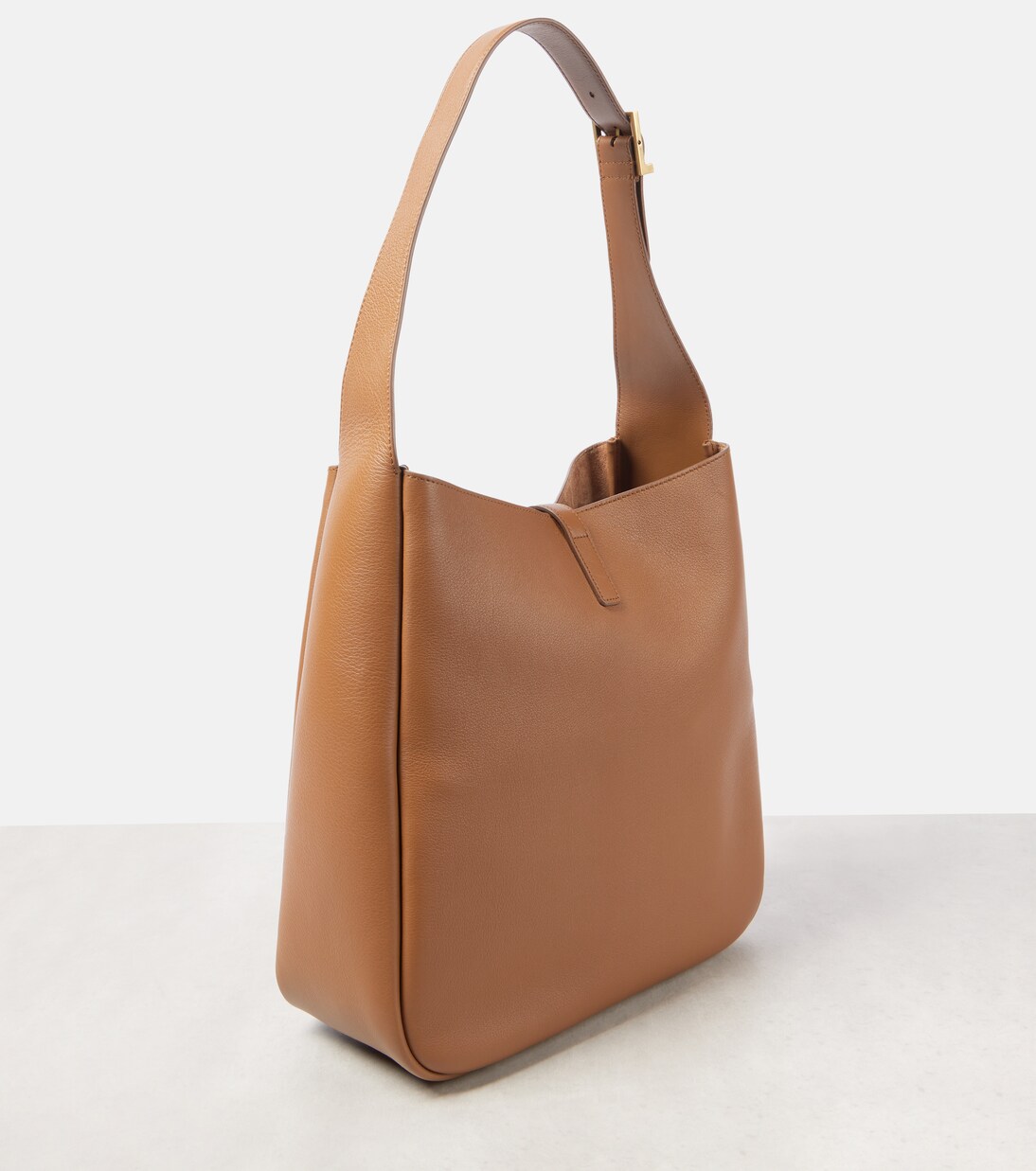 Le 5 à 7 Supple Large leather shoulder bag | Saint Laurent