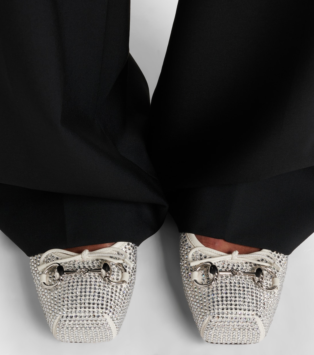 Ballerinas Horsebit aus Leder mit Kristallen | Gucci