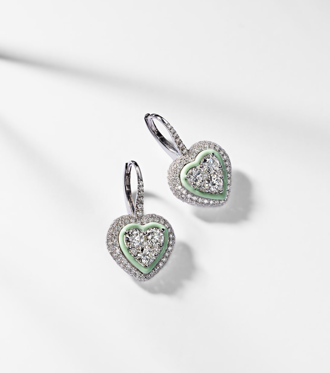 18kt white gold earrings with enamel and diamonds | Kamyen
