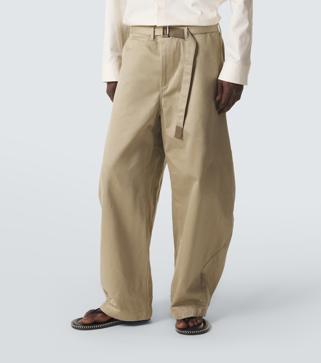 Pantalones barrel de algodón con cinturón | Sacai