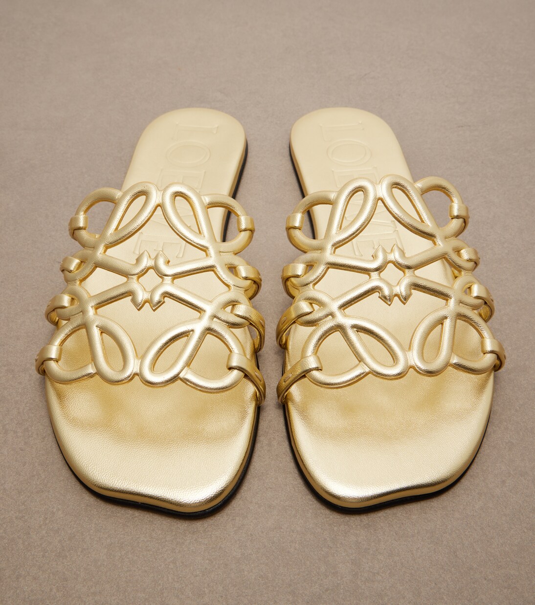 Paula's Ibiza Petal Anagram leather slides | Loewe