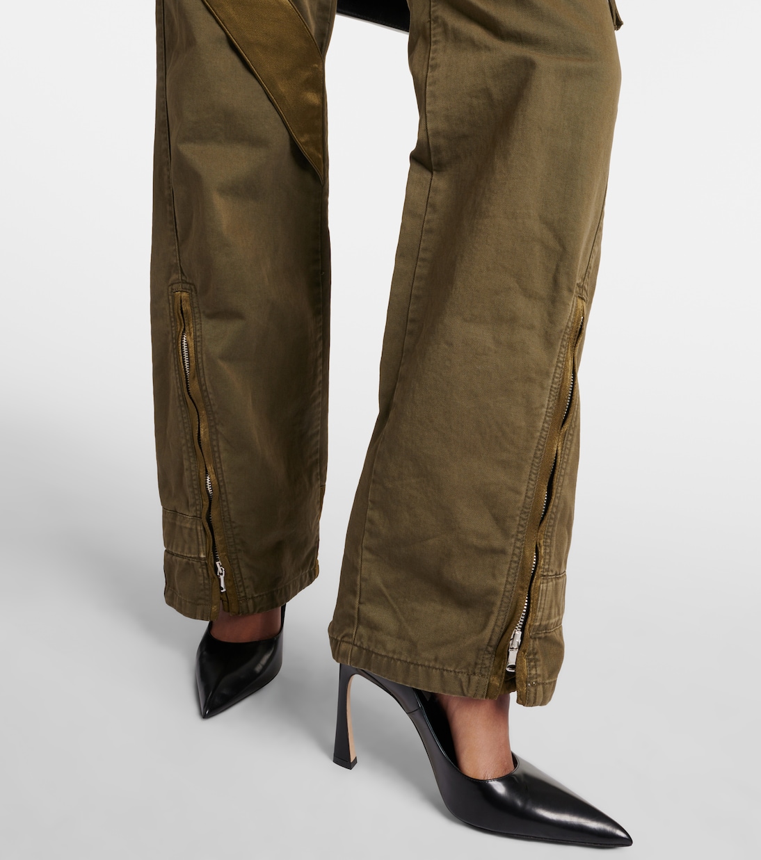 Mid-Rise Flared Cargo-Jeans | Blumarine