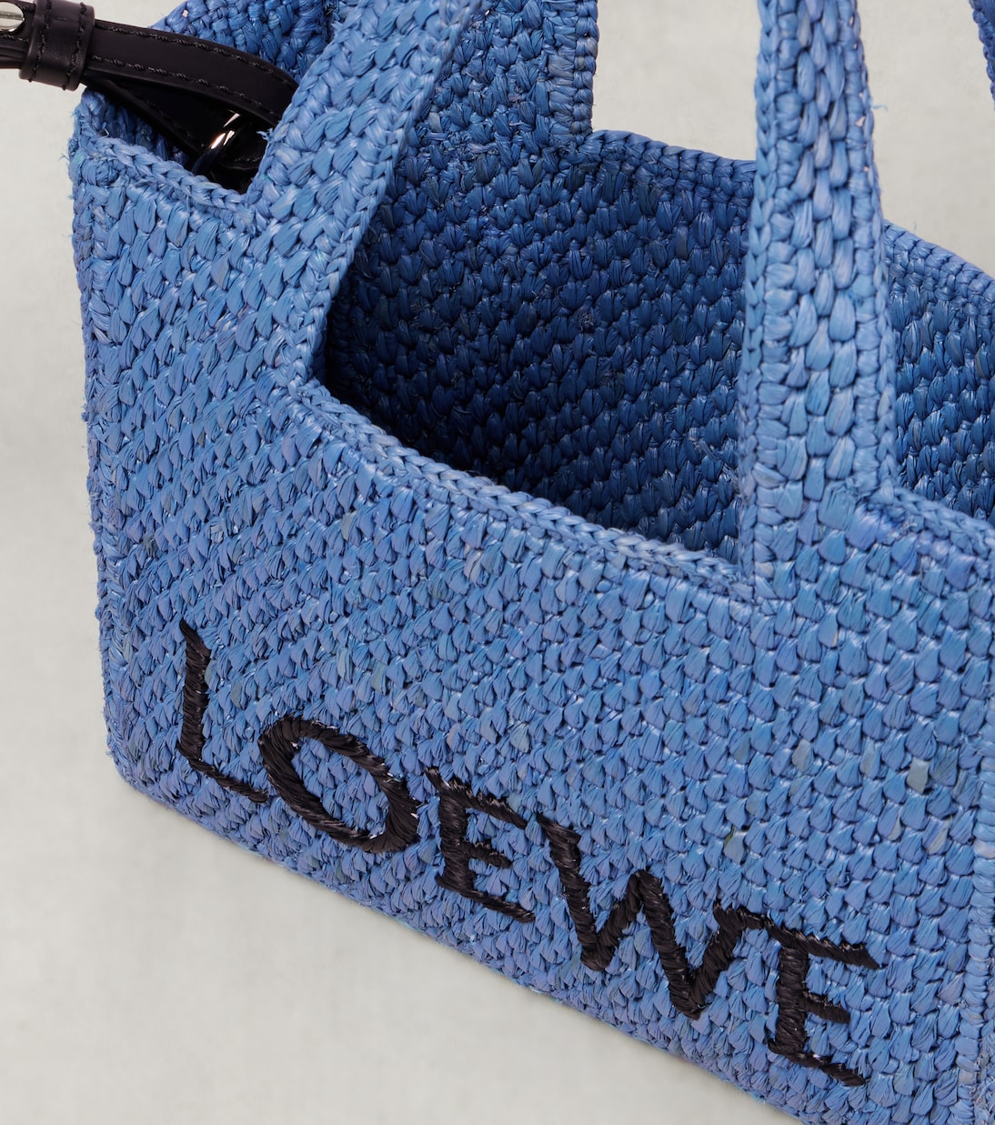 Paula's Ibiza Shopper Mini aus Raffiabast | Loewe