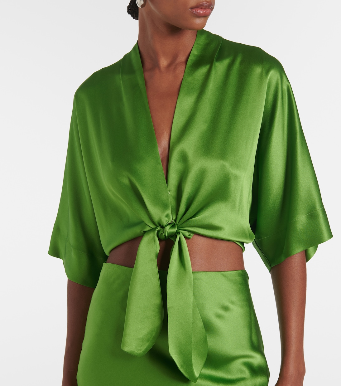 Cropped-Bluse aus Seidensatin | The Sei