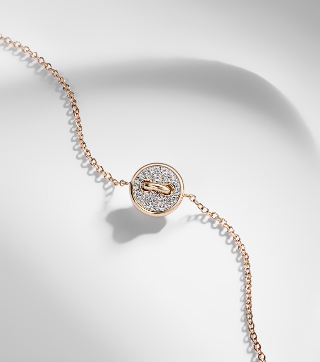 Armband Pom Pom Dot aus 18kt Roségold mit Perlmutt und Diamanten  | Pomellato