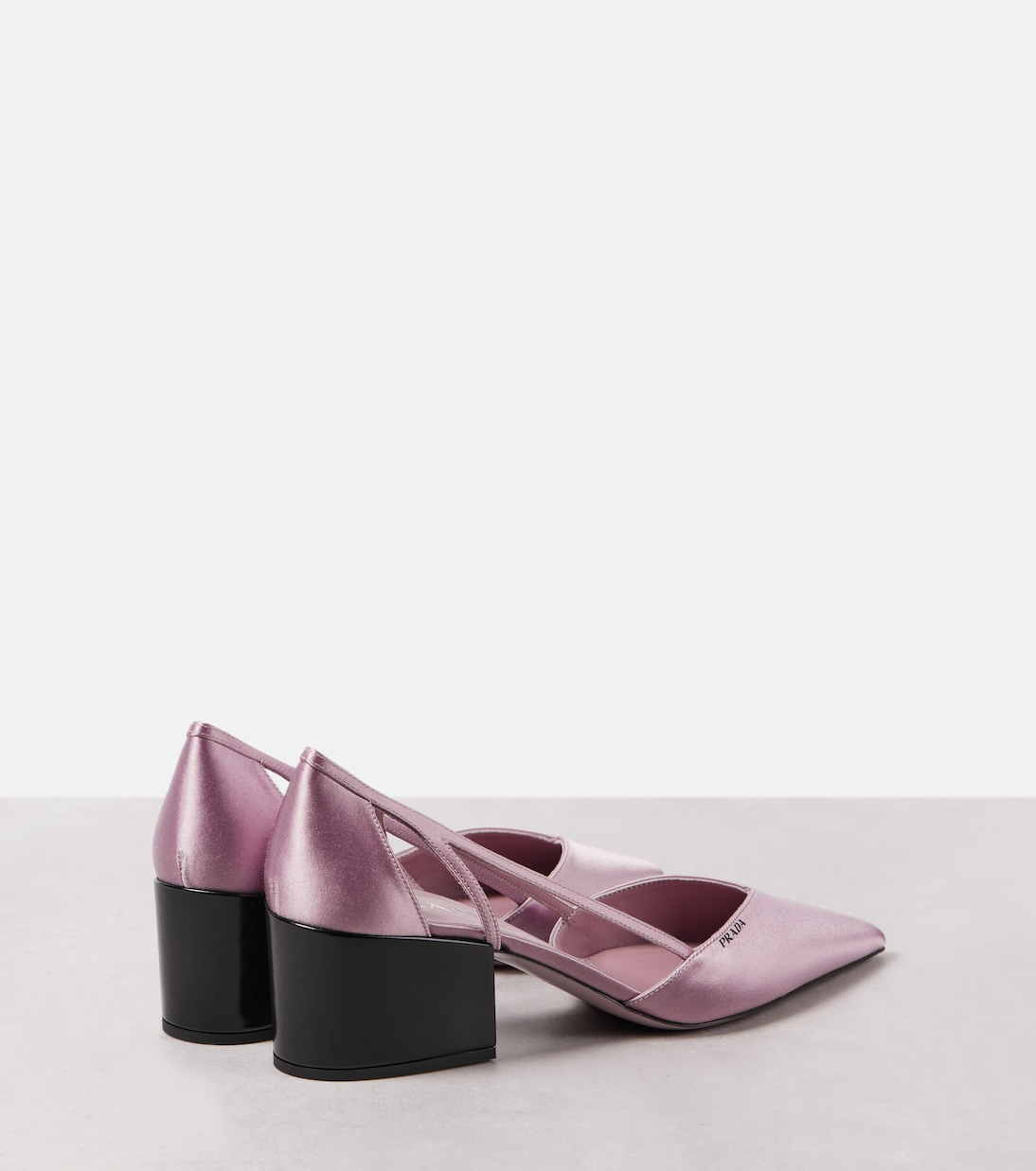 Pumps in raso con cut-out | Prada
