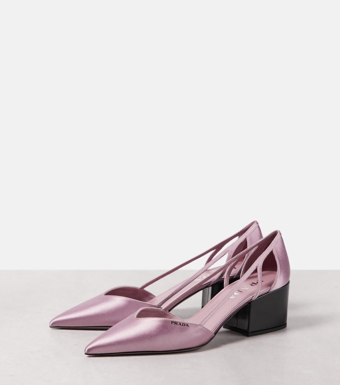 Pumps in raso con cut-out | Prada