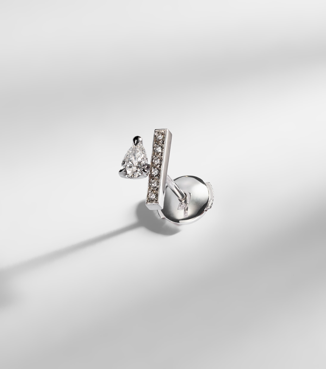 Serti Sur Vide 18kt white gold single earring with diamonds | Repossi