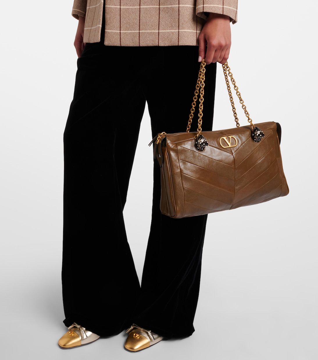 Panthea Medium leather tote bag | Valentino Garavani