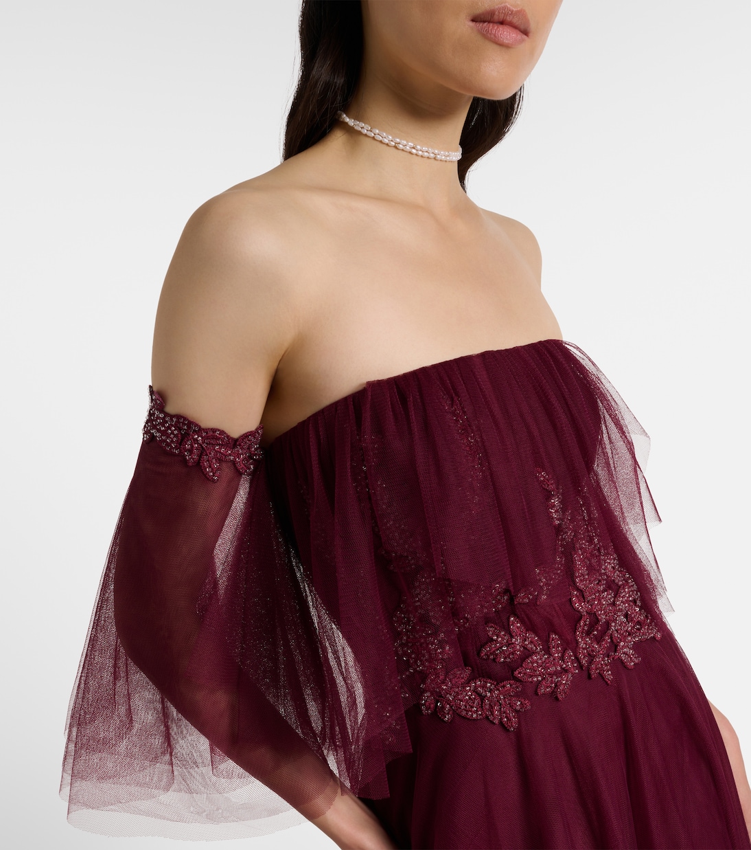 Verzierte Off-Shoulder-Robe aus Tüll | Costarellos