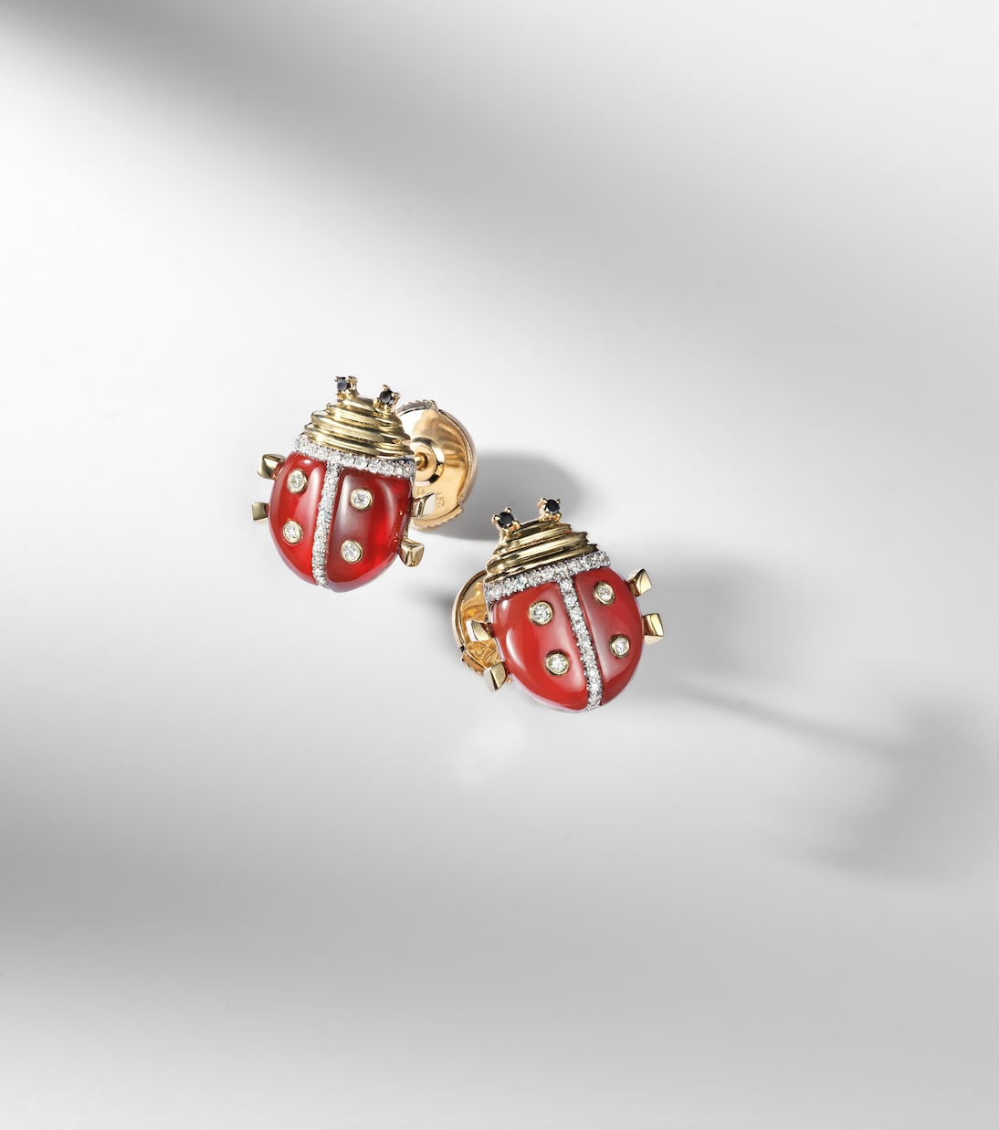 Boucles d'oreilles Coccinelle en or 9 ct, agate et diamants | Yvonne Léon