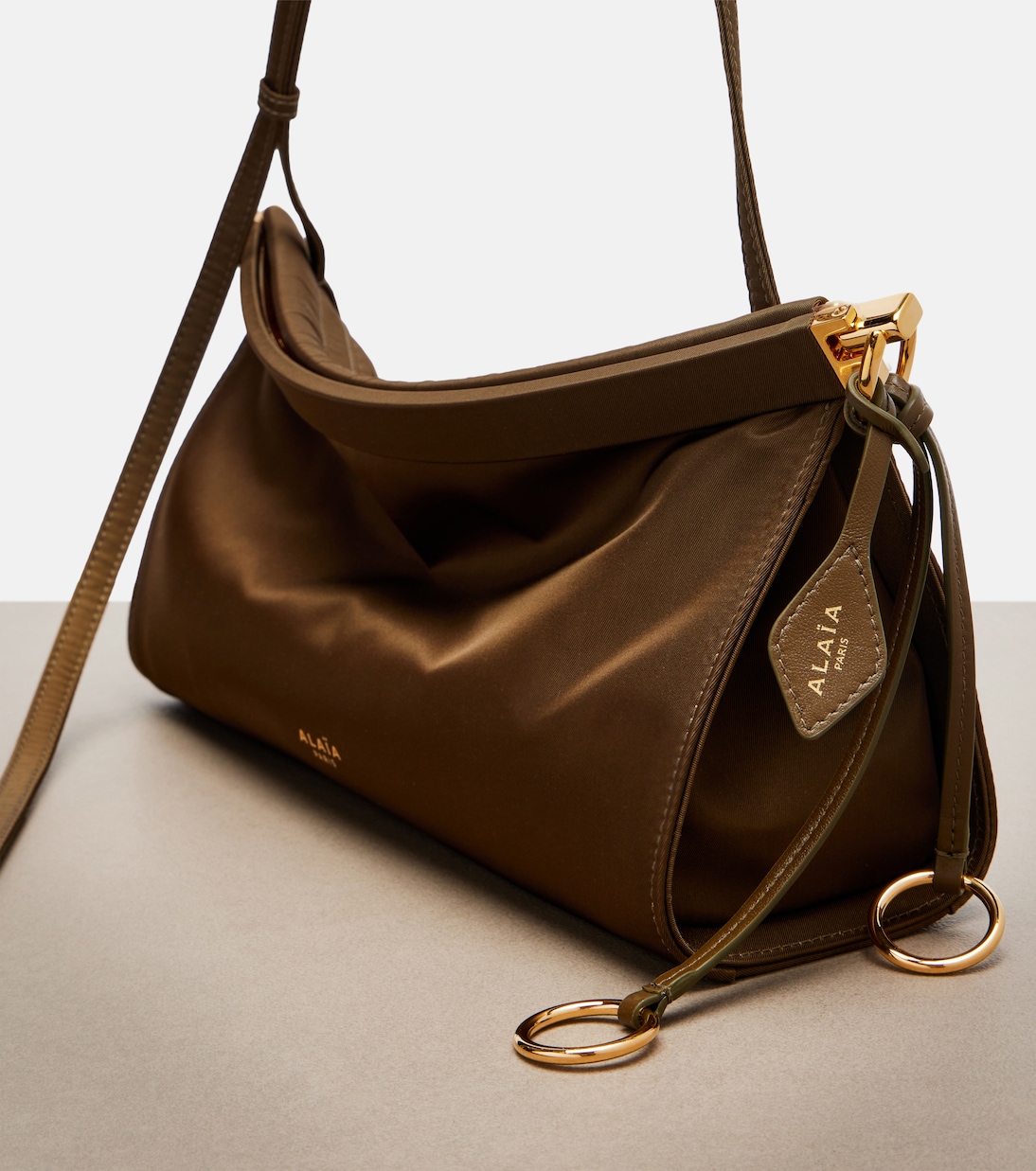 Le Click East West Medium shoulder bag | Alaïa