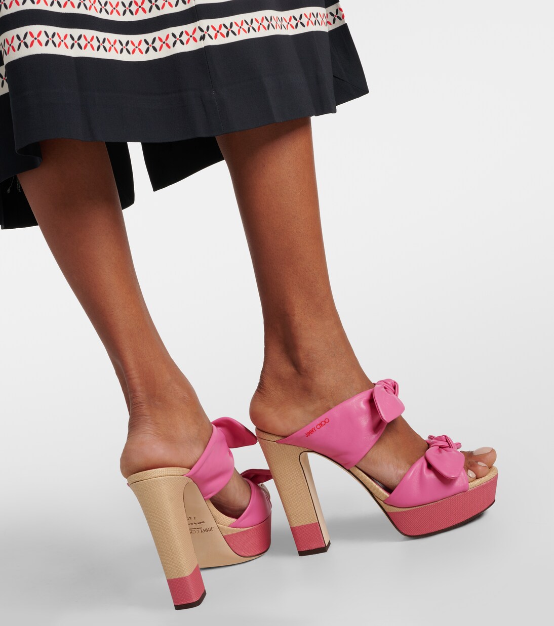 Plateausandalen Rua 120 aus Leder und Raffiabast | Jimmy Choo