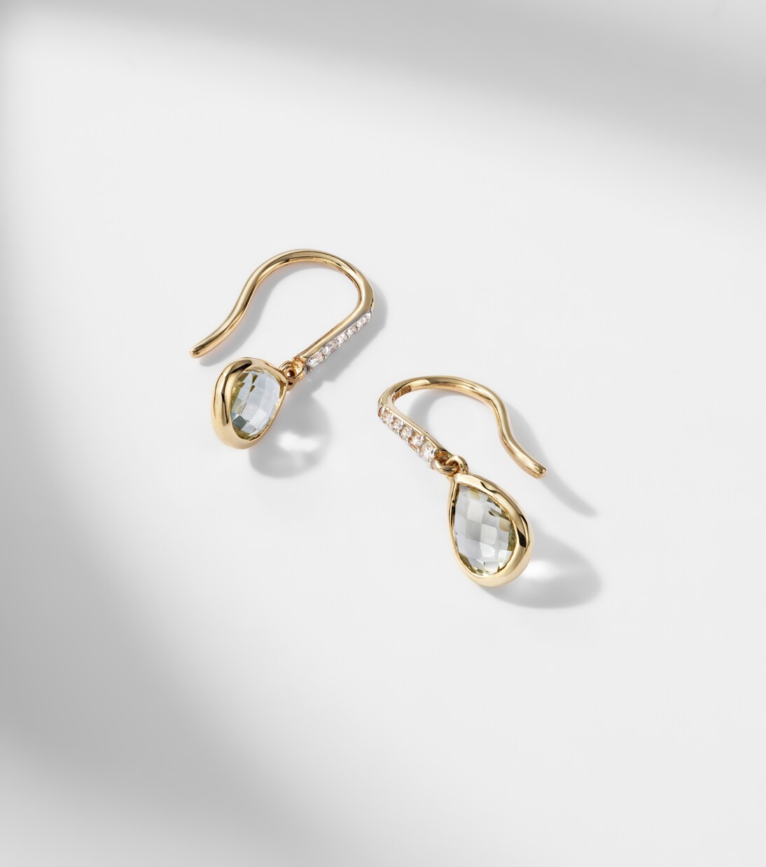 Boucles d’oreilles en or jaune 14 ct (585/1000) avec améthyste et diamants | Mateo