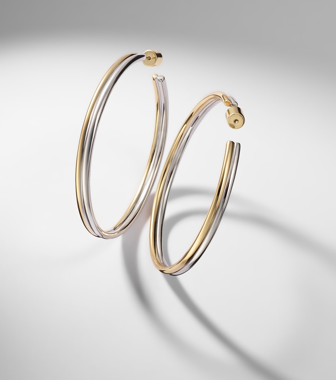 Pendientes de aro Thread chapados en oro de 10 ct | Jennifer Fisher