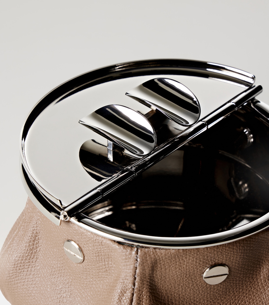 Cendrier Laurence Bean Bag en cuir | Giobagnara